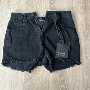 women’s black jean shorts